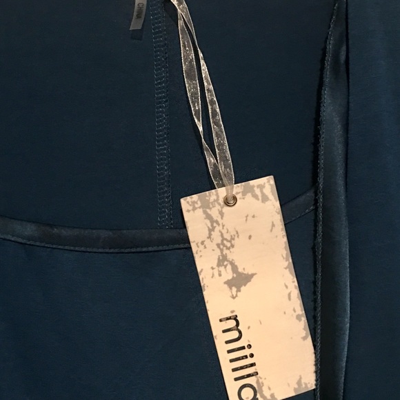 Miilla Uneven Hem Layered Top Size Small - Picture 3 of 4